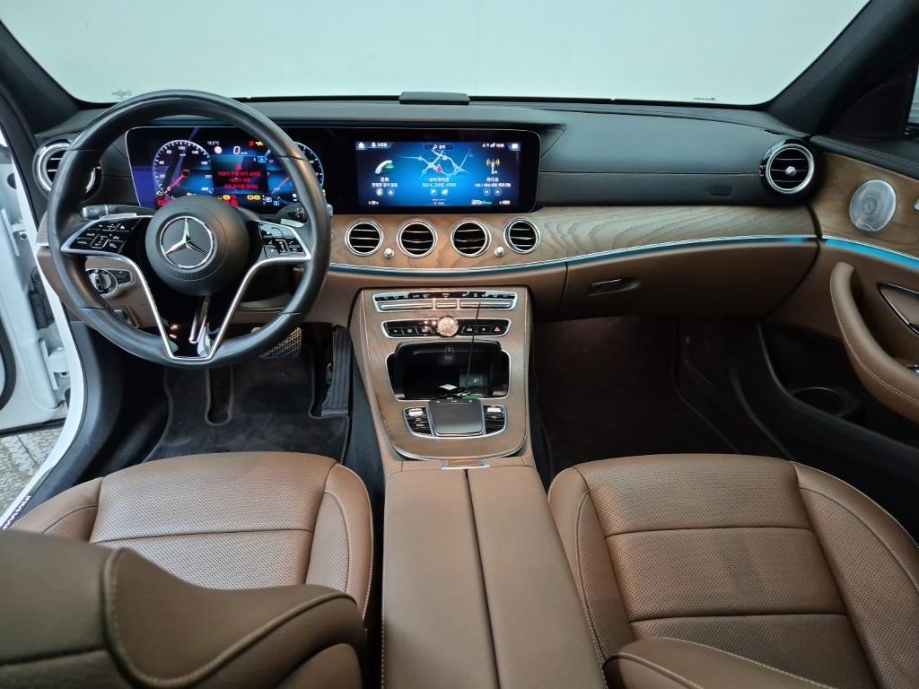 Mercedes Benz E class - Vista 5