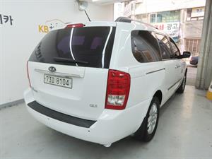 KIA Carnival - Vista 4