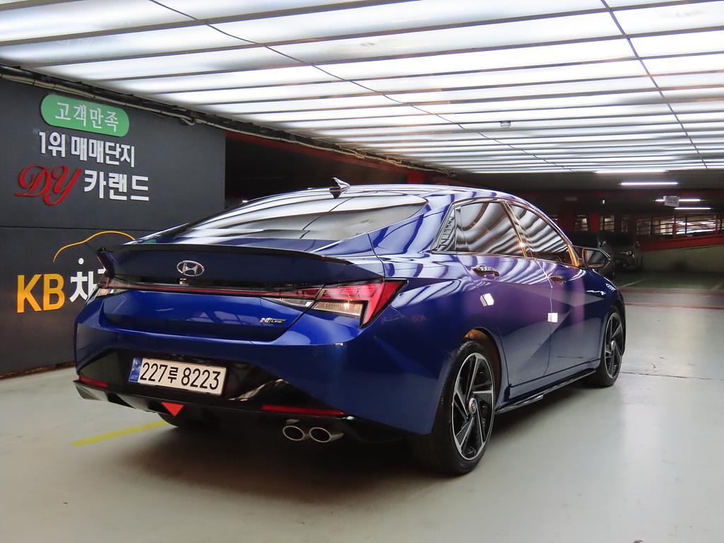 HYUNDAI Avante - Vista 4