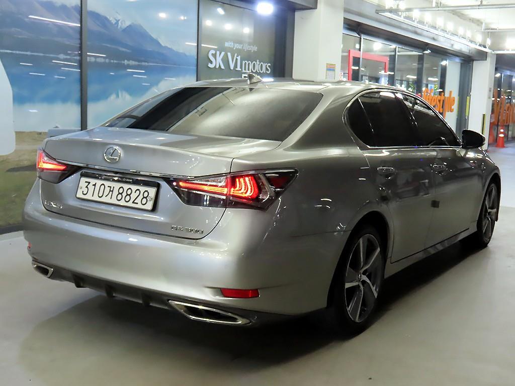 Lexus GS - Vista 4