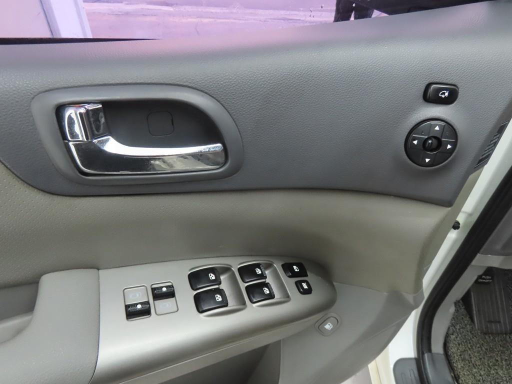 KIA Carnival - Vista 11