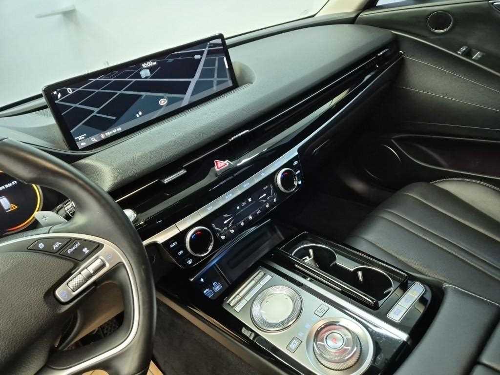 Genesis G80 - Vista 10