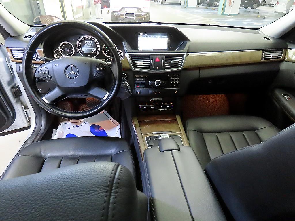 Mercedes Benz E class - Vista 9