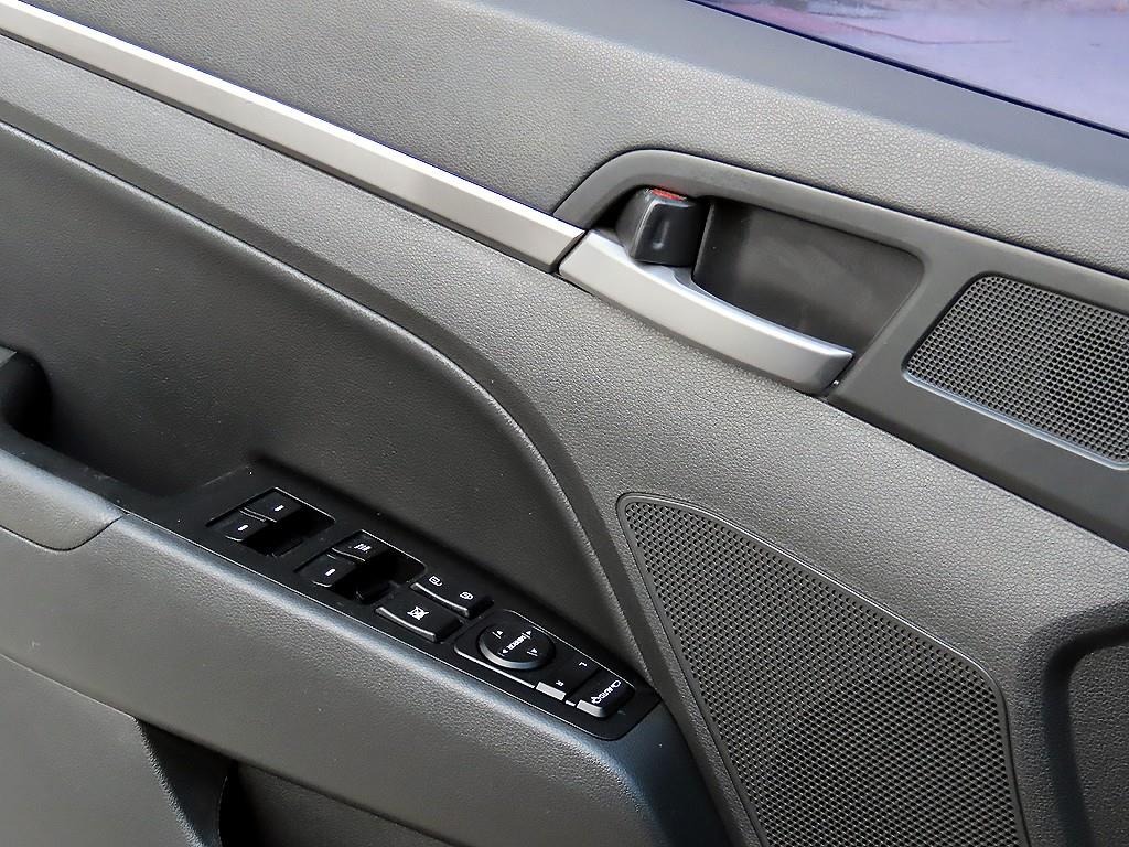 HYUNDAI Avante - Vista 11