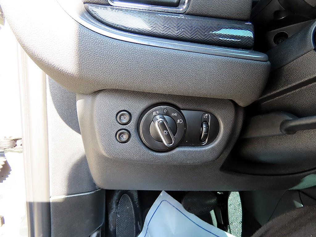 Mini Clubman - Vista 12