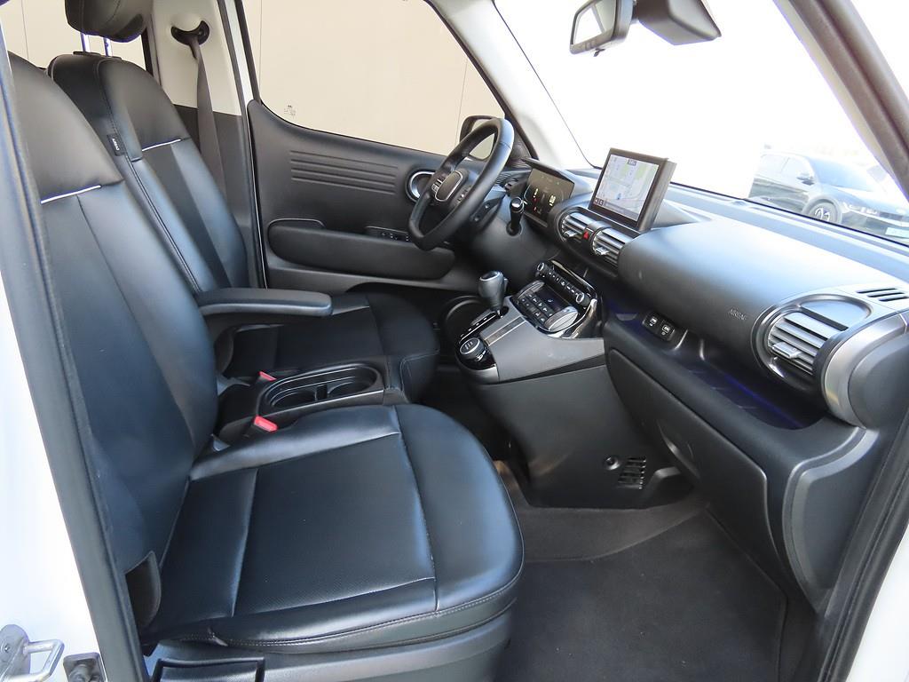 HYUNDAI Casper - Vista 8