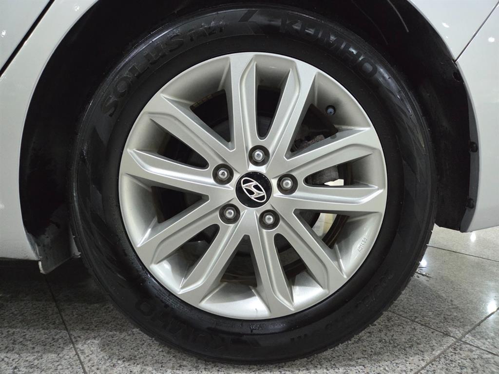 HYUNDAI Avante 2015 Gris - Importación desde Corea - HF Imports Iquique - Foto 20