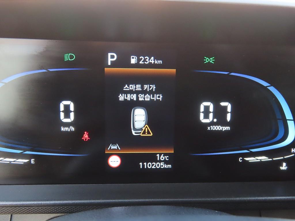 HYUNDAI Casper - Vista 9