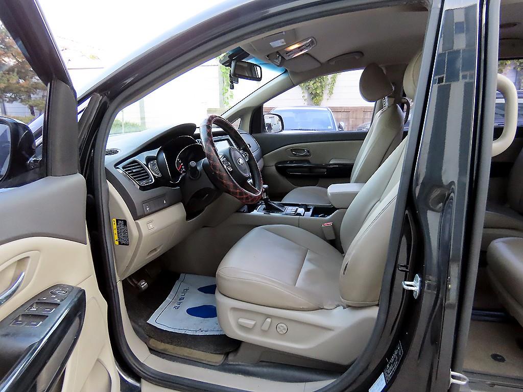 KIA Carnival - Vista 5