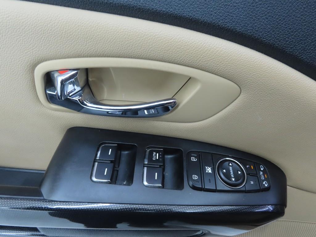 KIA Carnival - Vista 9