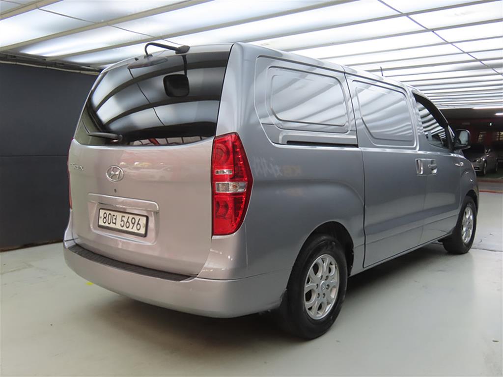HYUNDAI Starex - Vista 4