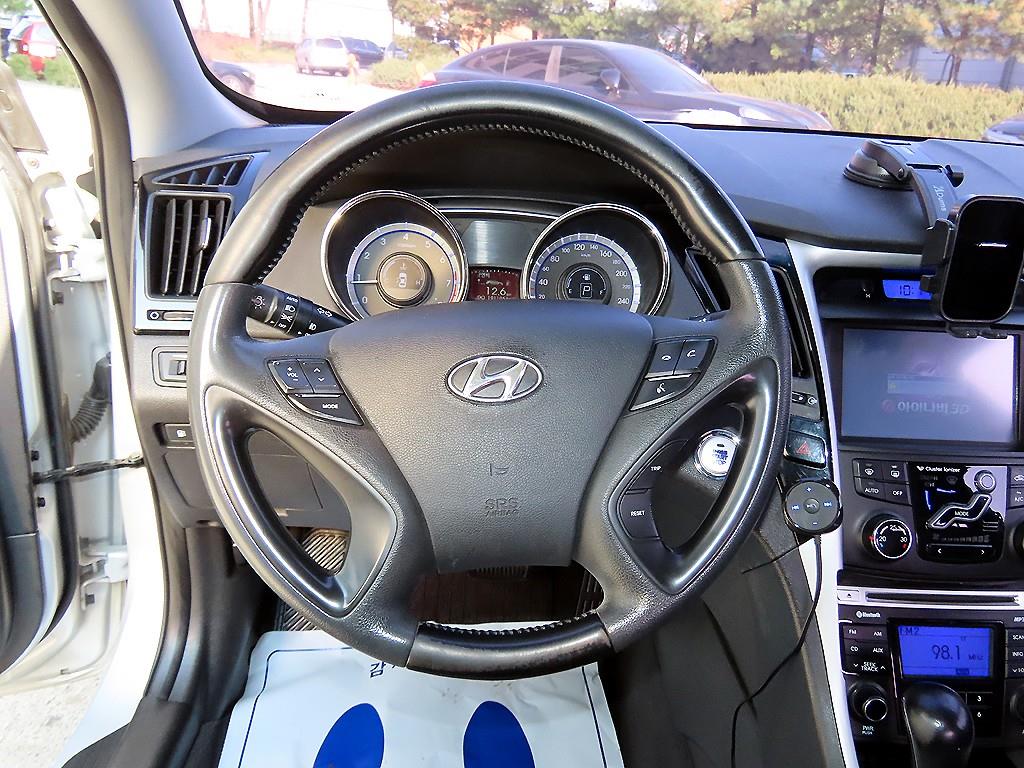 HYUNDAI Sonata - Vista 8