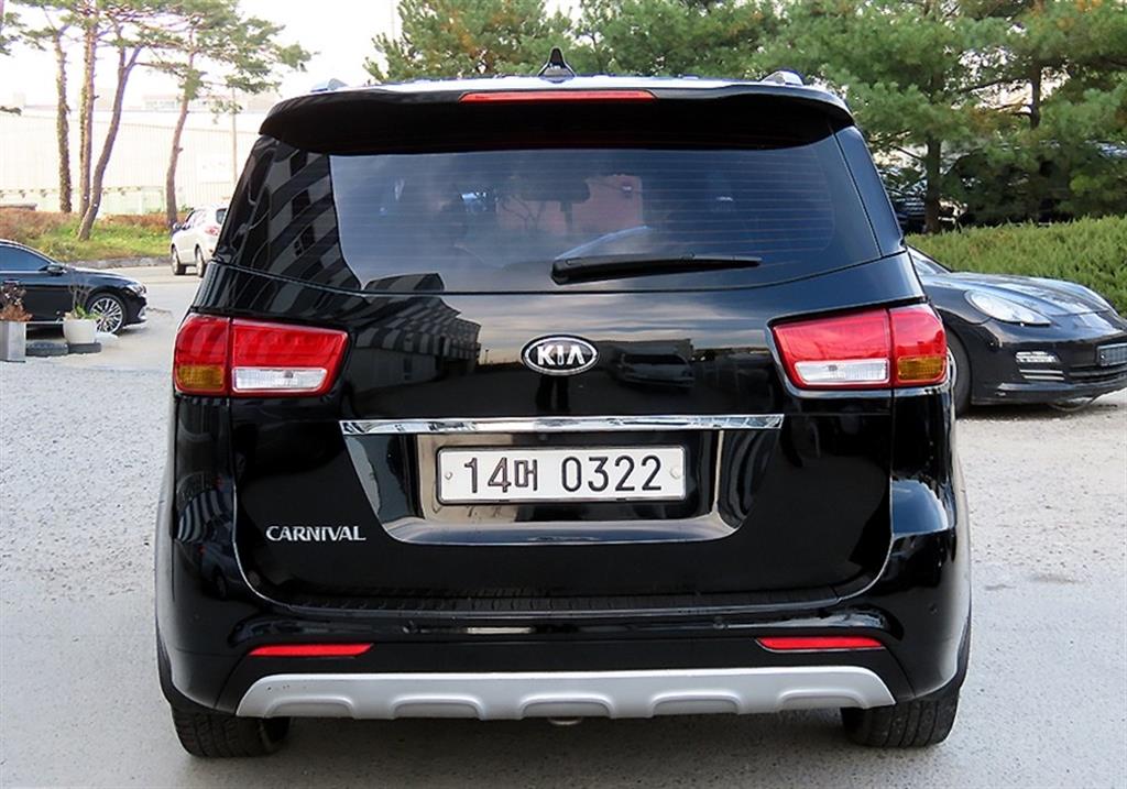 KIA Carnival - Vista 4