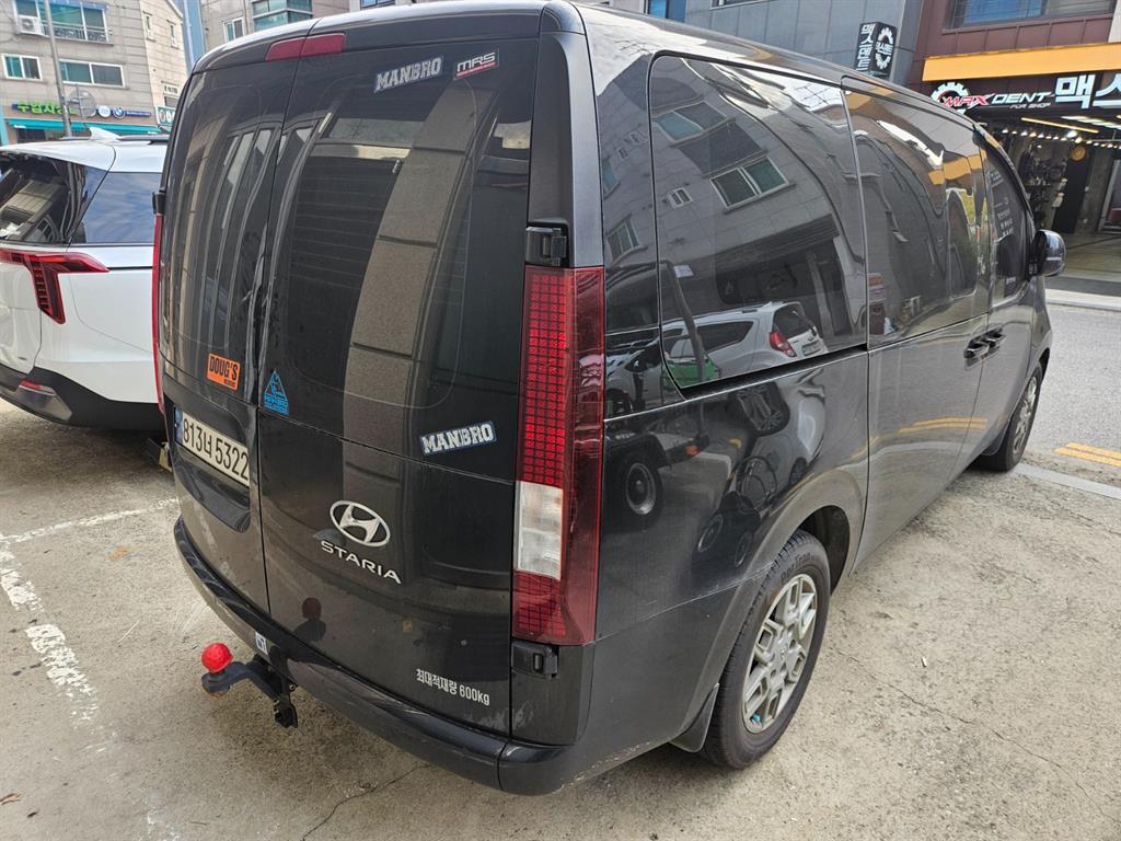 HYUNDAI Staria - Vista 3