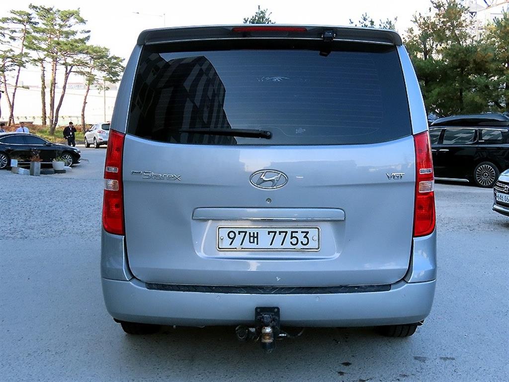 HYUNDAI Starex - Vista 4