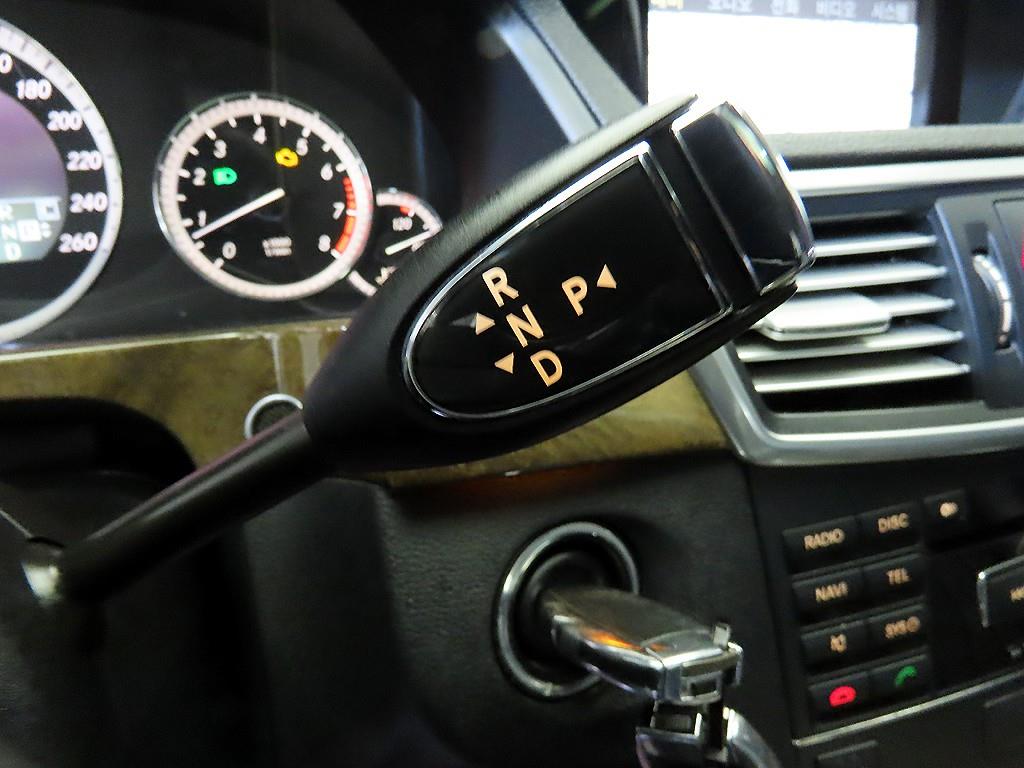 Mercedes Benz E class - Vista 11