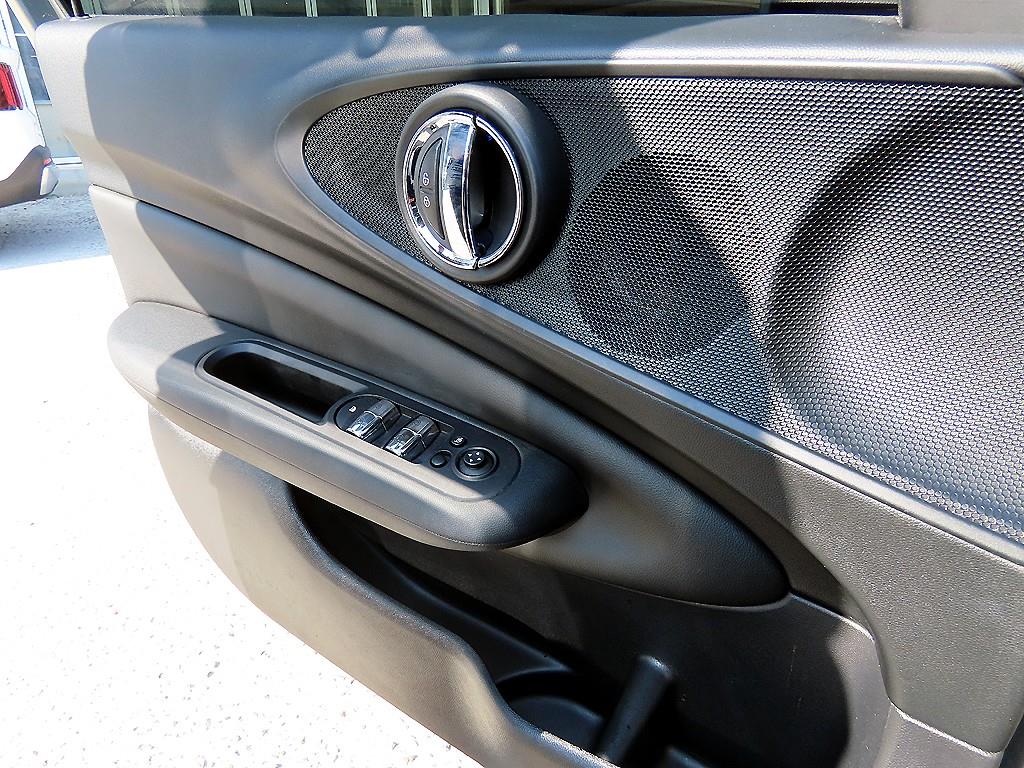 Mini Clubman - Vista 11