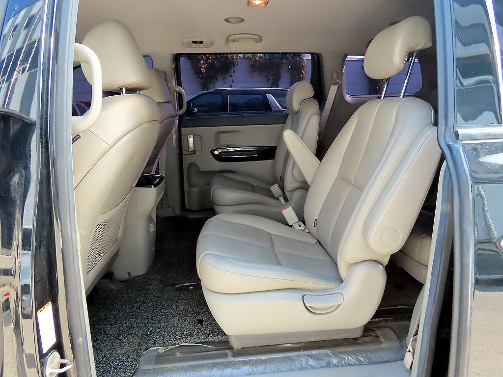 KIA Carnival - Vista 6