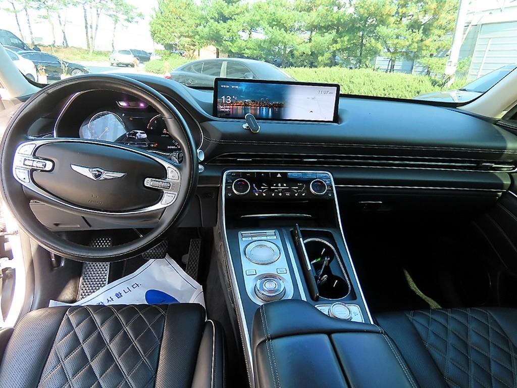 Genesis GV80 - Vista 7