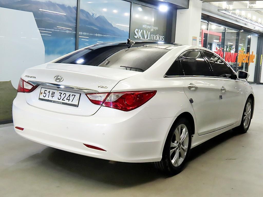 HYUNDAI Sonata - Vista 4
