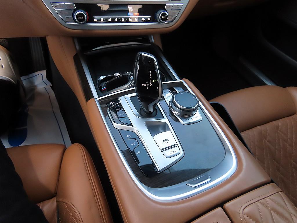 BMW 7 Series - Vista 11