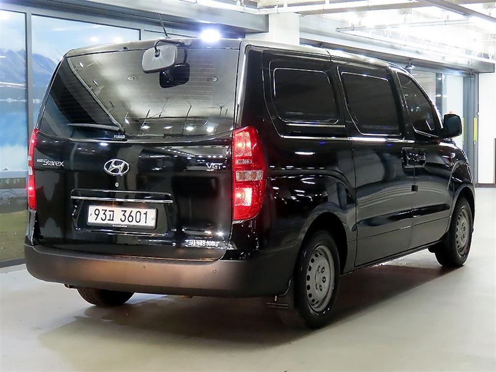 HYUNDAI Starex - Vista 4
