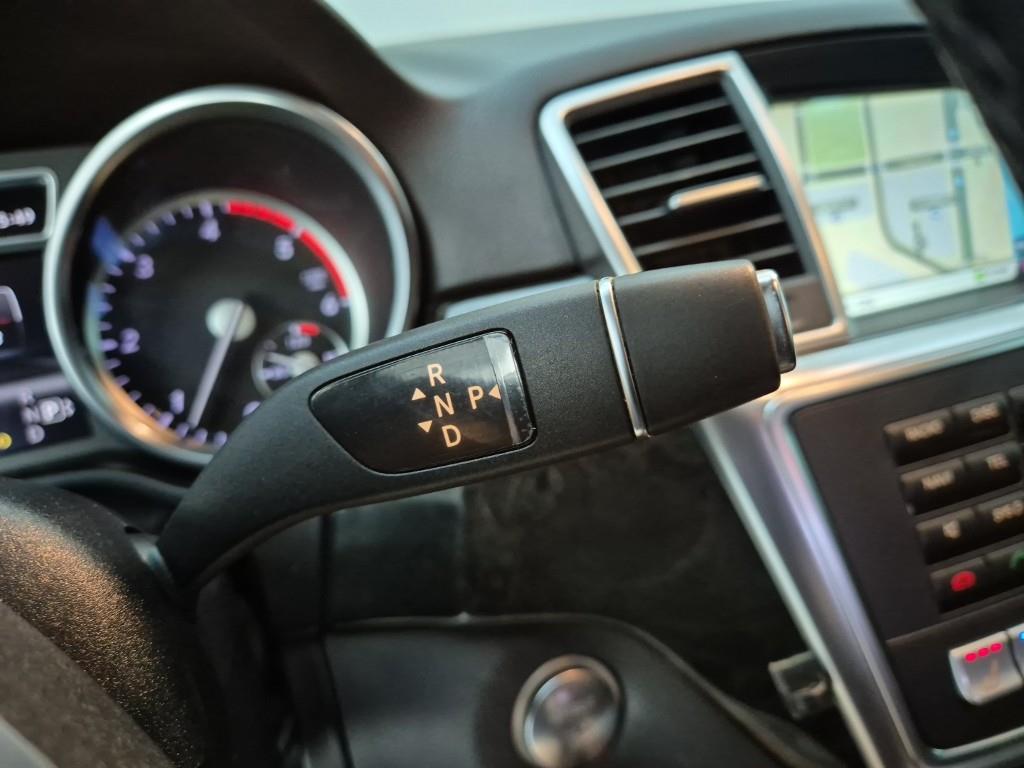 Mercedes Benz M Class - Vista 8