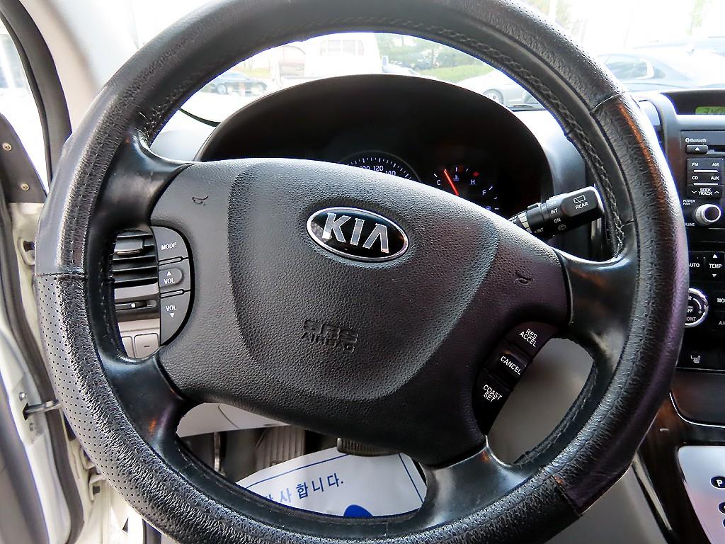 KIA Carnival - Vista 8