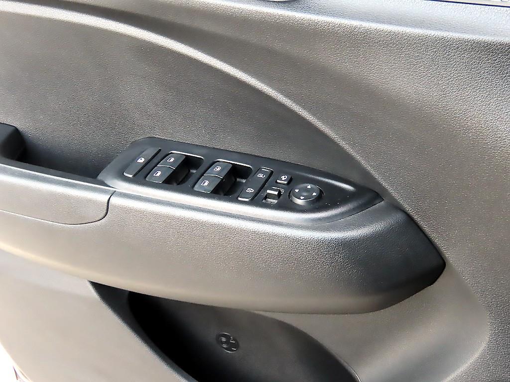 HYUNDAI Venue - Vista 11