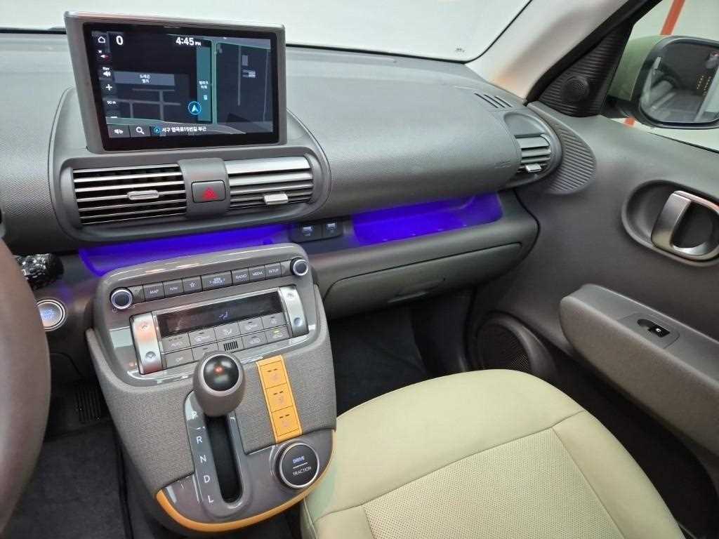 HYUNDAI Casper - Vista 10