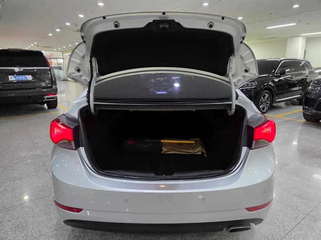 HYUNDAI Avante 2015 Gris - Importación desde Corea - HF Imports Iquique - Foto 19