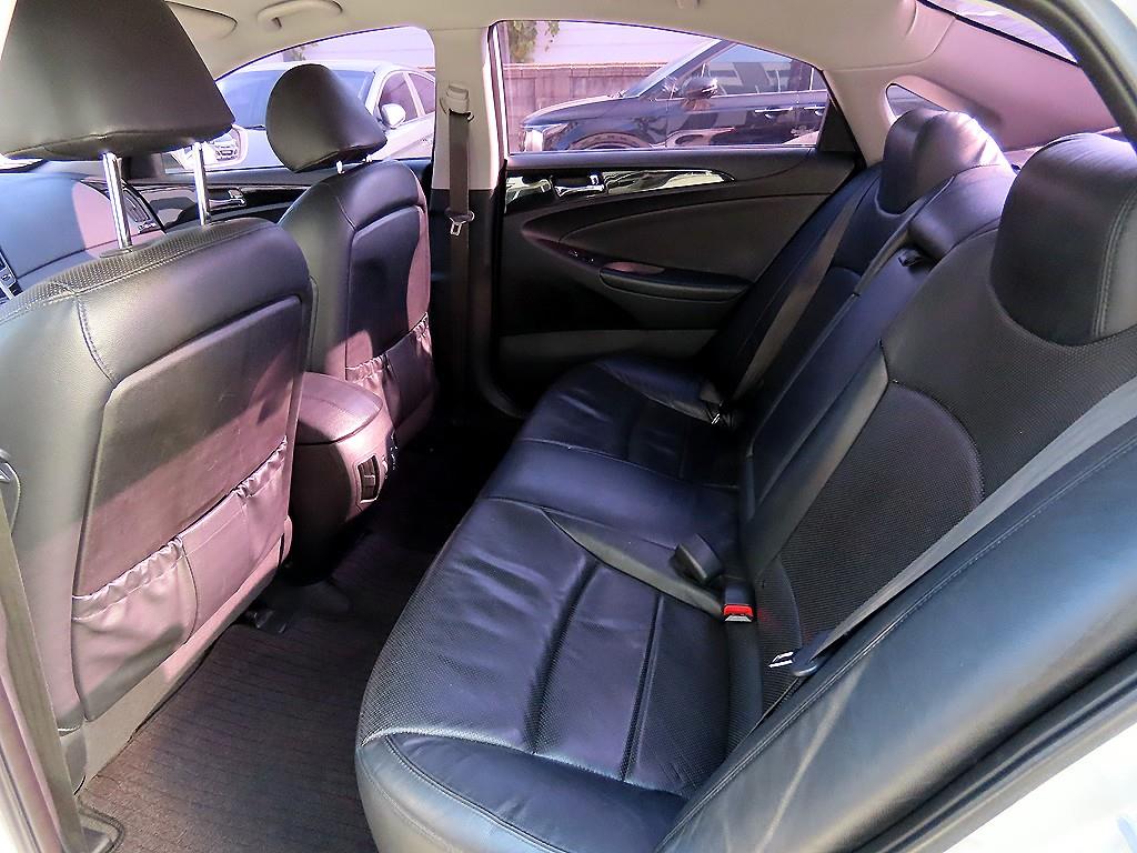 HYUNDAI Sonata - Vista 6