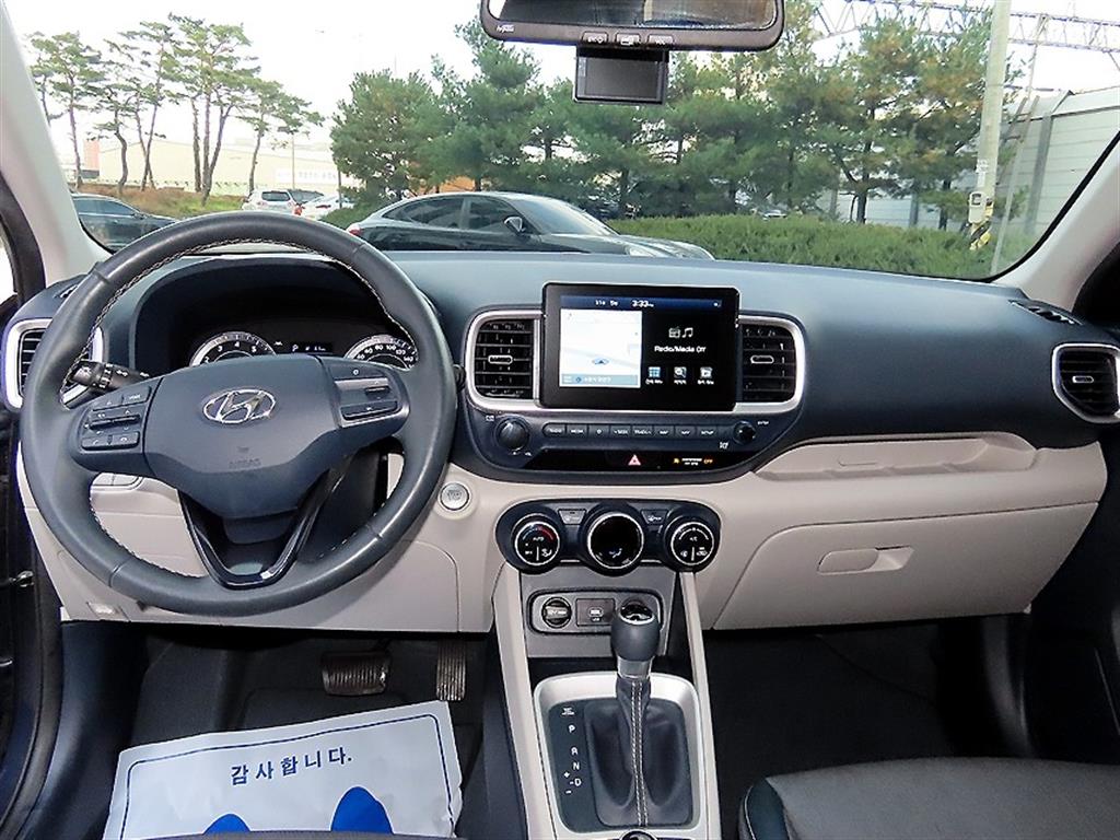 HYUNDAI Venue - Vista 7
