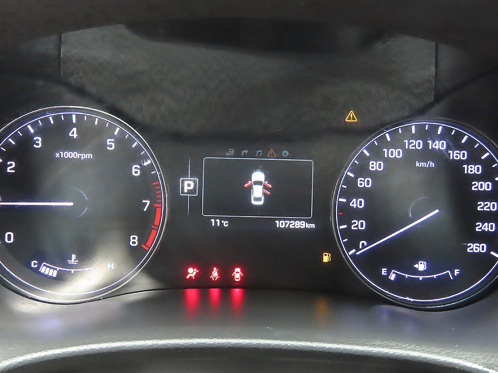 HYUNDAI Genesis - Vista 11