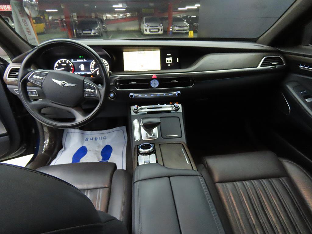 Genesis G90 - Vista 7