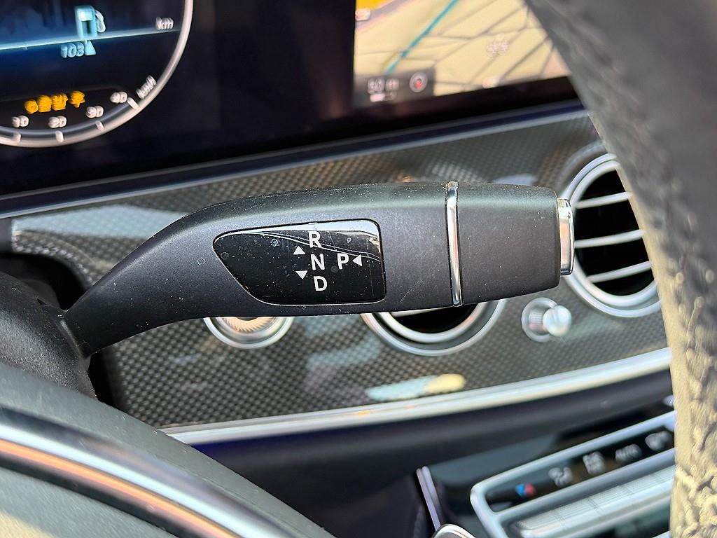 Mercedes Benz E class - Vista 11