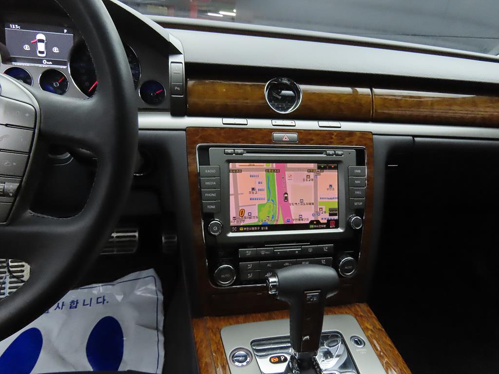 Volkswagen Phaeton - Vista 10