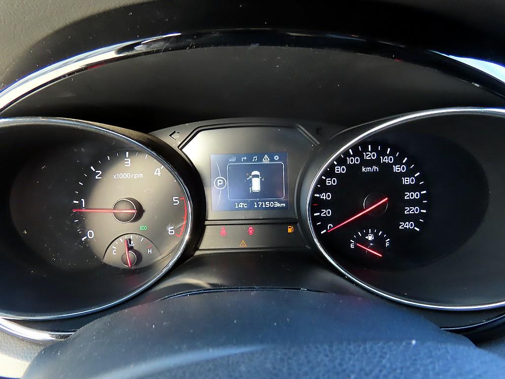 KIA Carnival - Vista 10