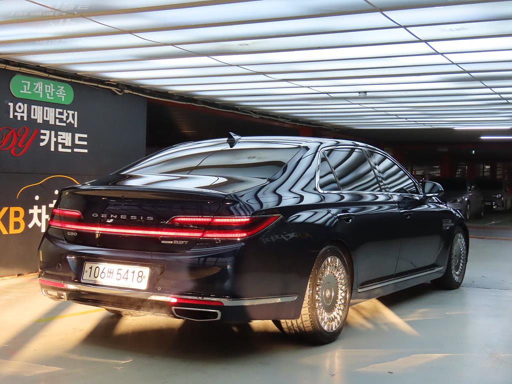 Genesis G90 - Vista 4