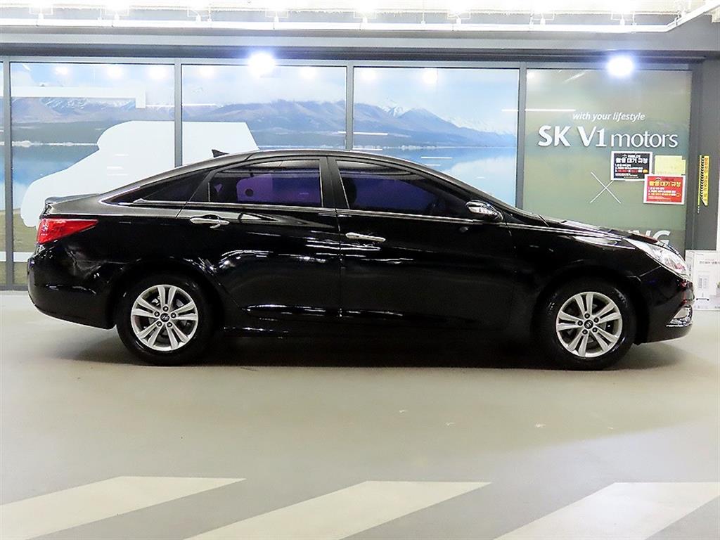 HYUNDAI Sonata - Vista 2