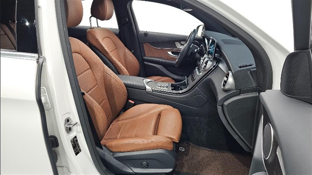 Mercedes Benz GLC Class - Vista 11