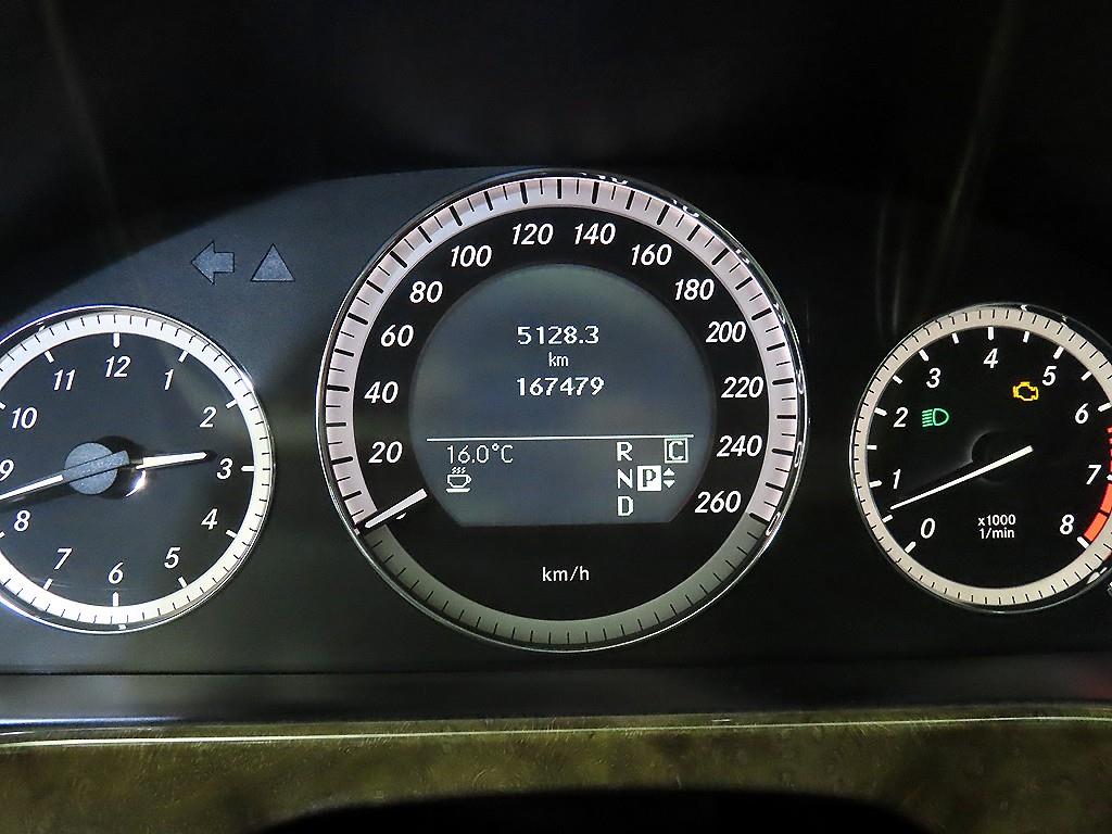 Mercedes Benz E class - Vista 8