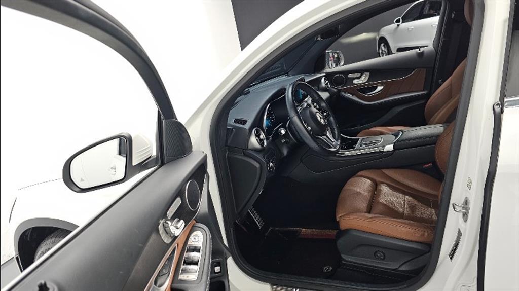 Mercedes Benz GLC Class - Vista 9