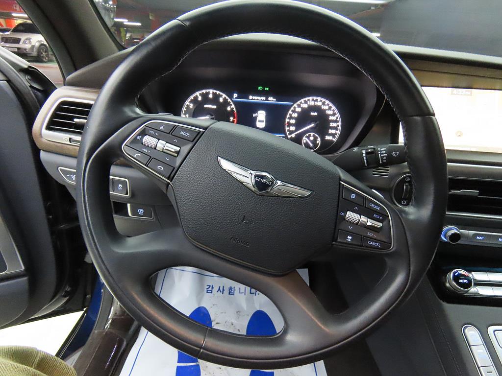 Genesis G90 - Vista 8