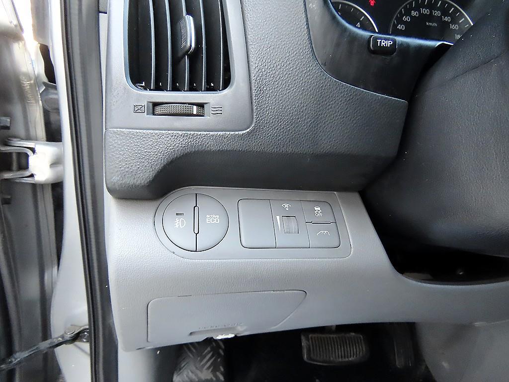 HYUNDAI Starex - Vista 12