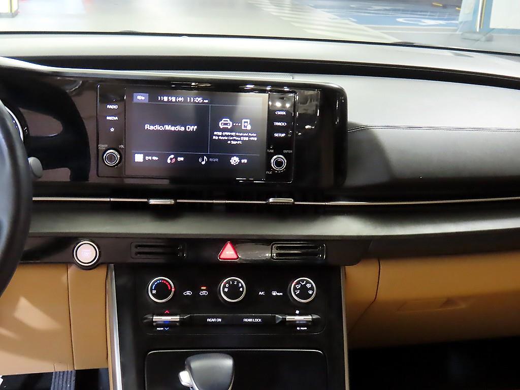 KIA Carnival - Vista 11