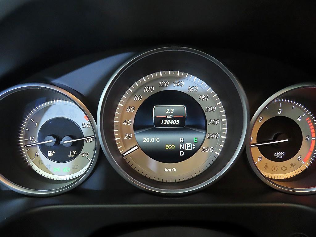 Mercedes Benz E class - Vista 9