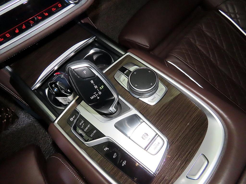 BMW 7 Series - Vista 11