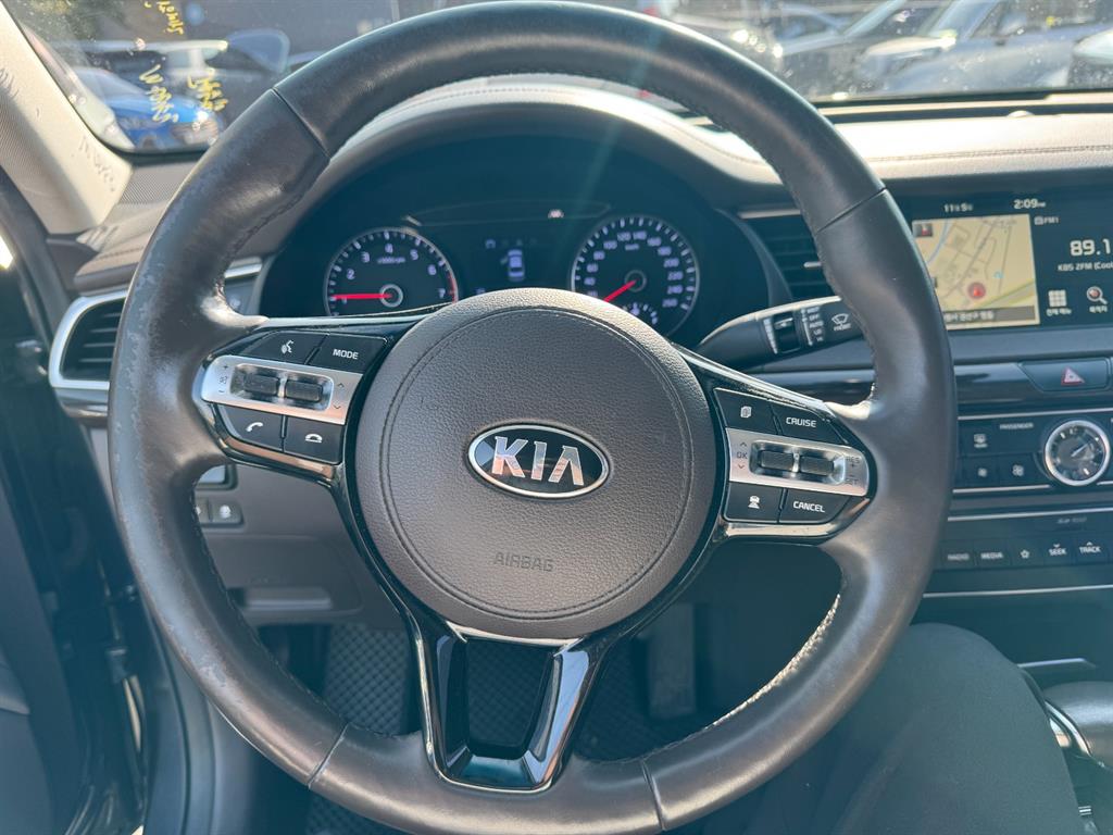 KIA K7 - Vista 10