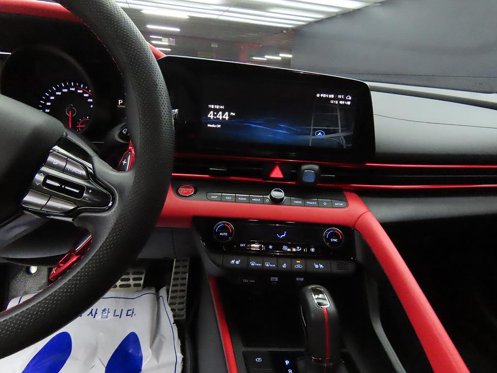 HYUNDAI Avante - Vista 10